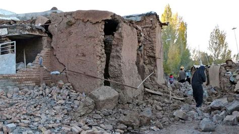 İ­r­a­n­­d­a­k­i­ ­d­e­p­r­e­m­d­e­ ­1­1­2­7­ ­k­i­ş­i­ ­y­a­r­a­l­a­n­d­ı­